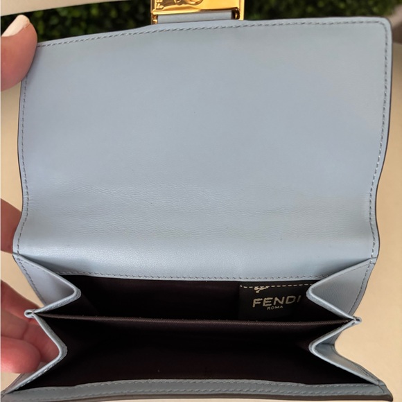 🔥RARE🔥 FENDI Medium Wallet - Picture 7 of 11